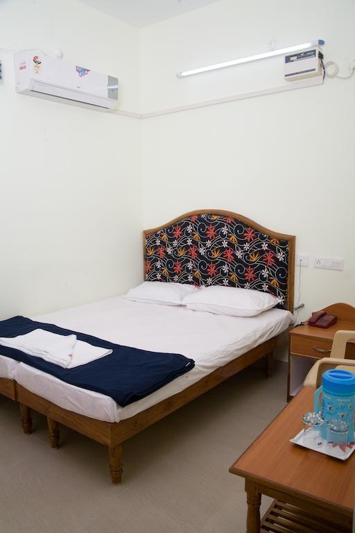 Vihas Inn Tirupati Eksteriør bilde